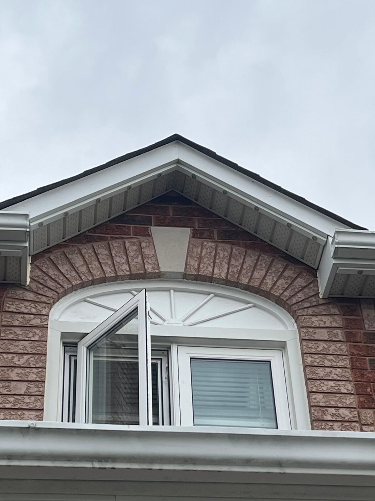 daytime track nearly invisible gable