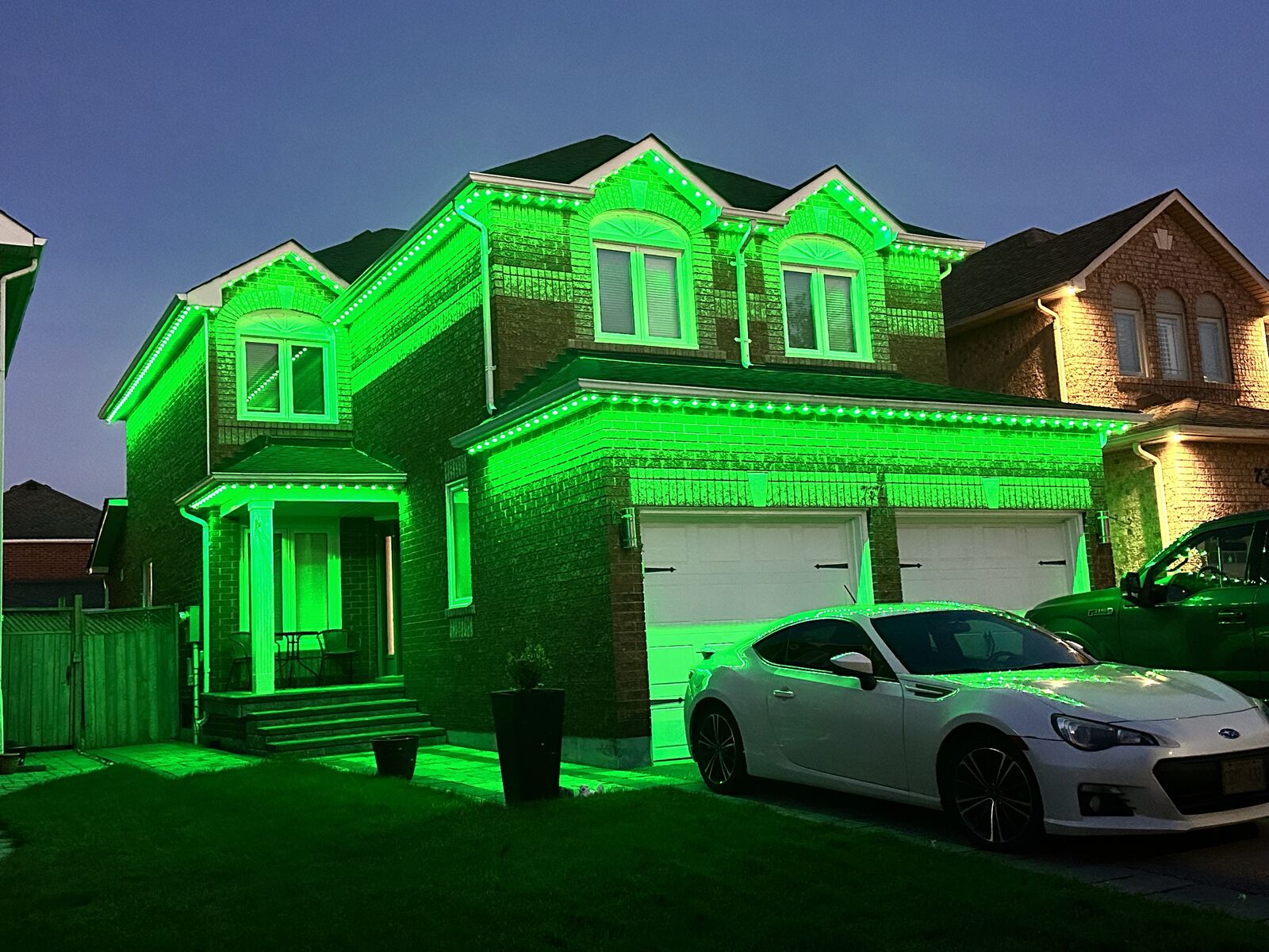 Emerald lighting scene