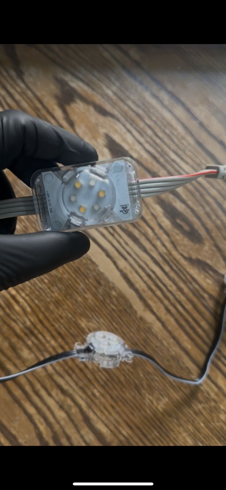 led module in hand 01